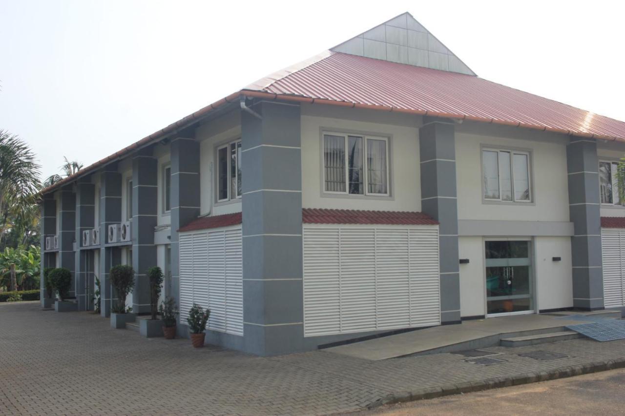 Angamaly Convention Centre Otel Kochi Dış mekan fotoğraf