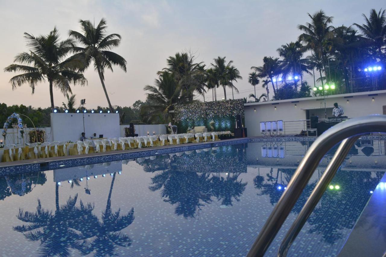 Angamaly Convention Centre Otel Kochi Dış mekan fotoğraf