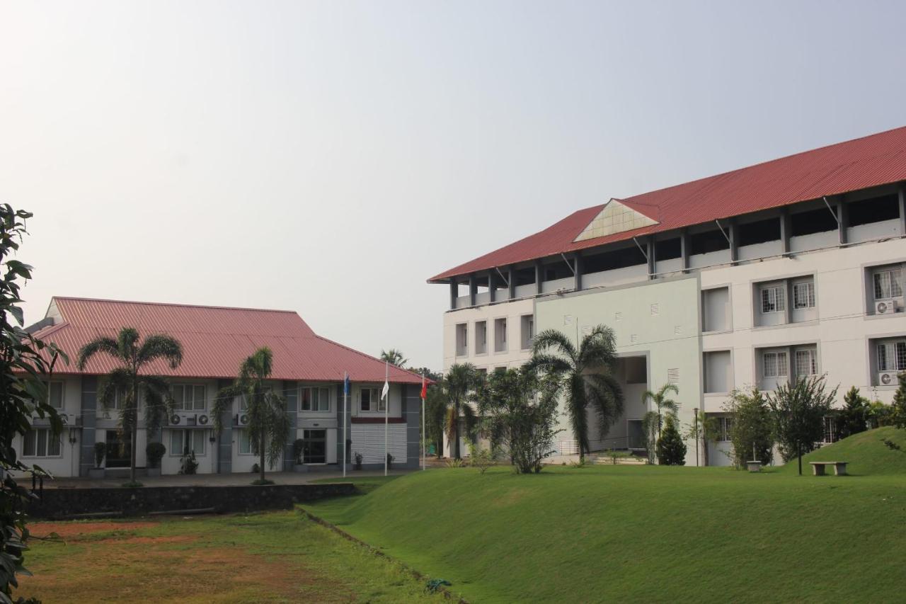 Angamaly Convention Centre Otel Kochi Dış mekan fotoğraf