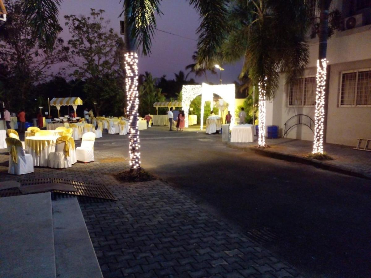 Angamaly Convention Centre Otel Kochi Dış mekan fotoğraf