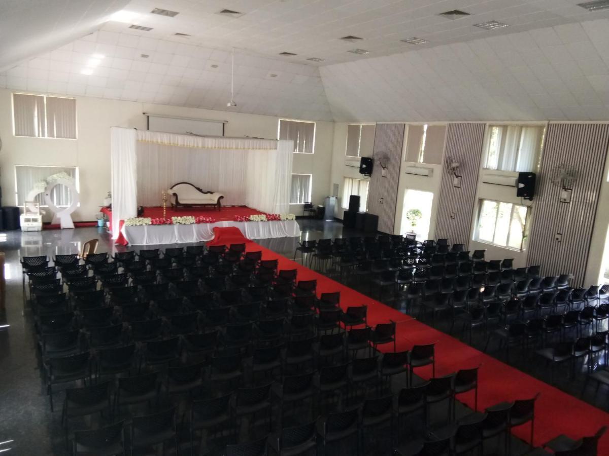 Angamaly Convention Centre Otel Kochi Dış mekan fotoğraf